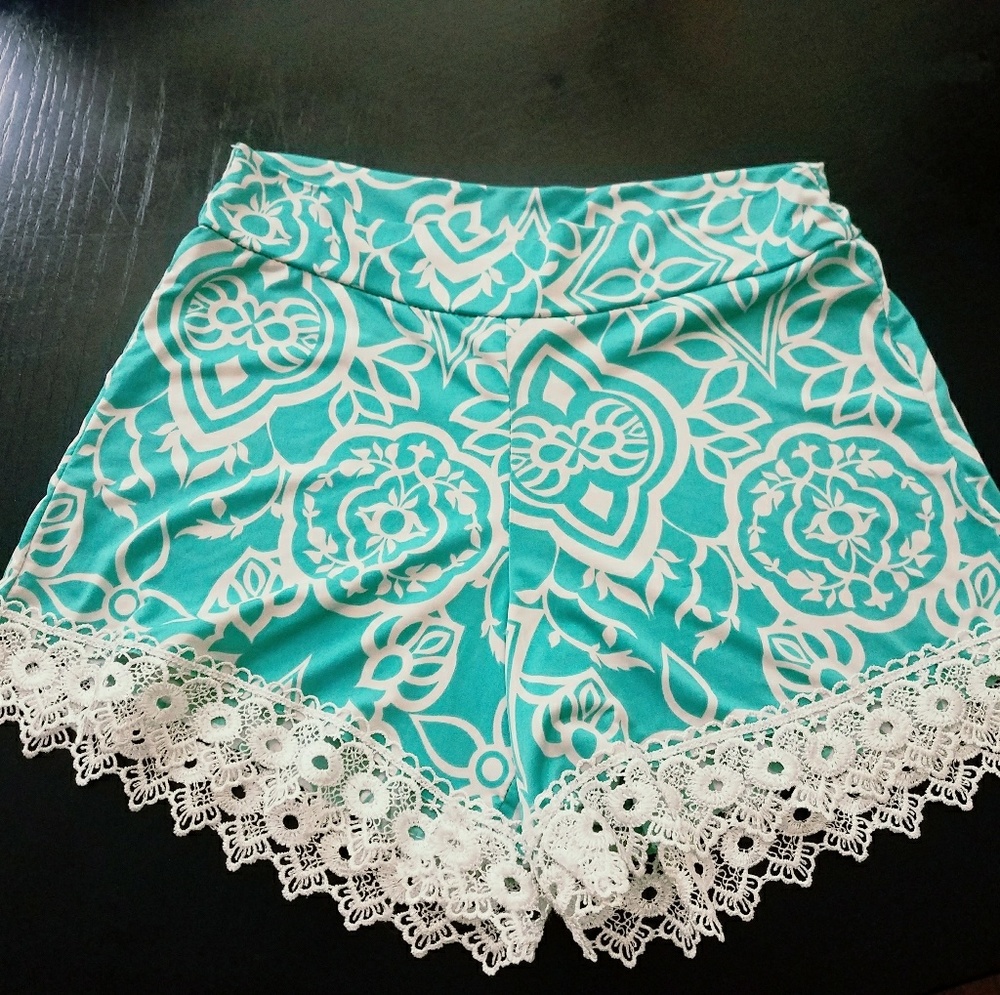 Size Small stretchy high waisted shorts